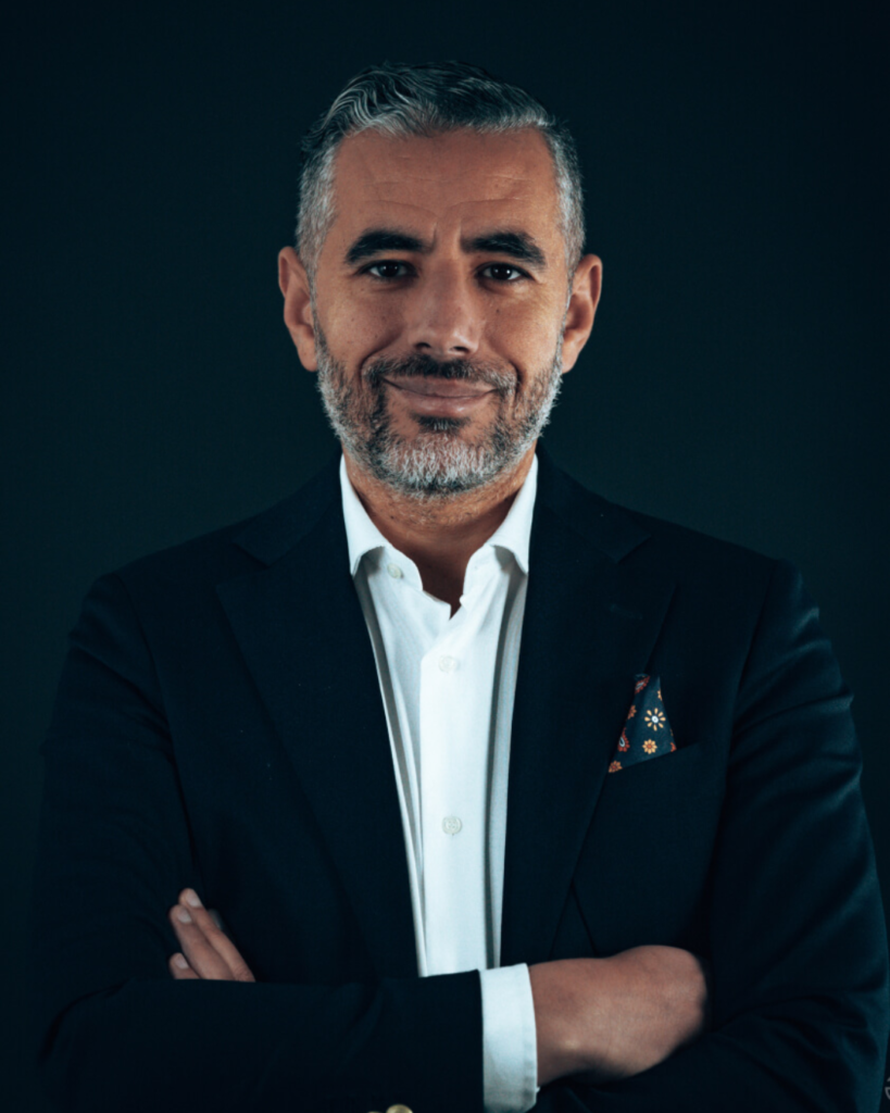 De marchand de fruits et légumes à multimillionnaire en immobilier ; l&rsquo;incroyable histoire de Rachid