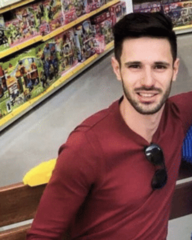 Cet e-commerçant parti de rien devient millionnaire grâce à Pikachu: l’incroyable histoire de Gabriel 