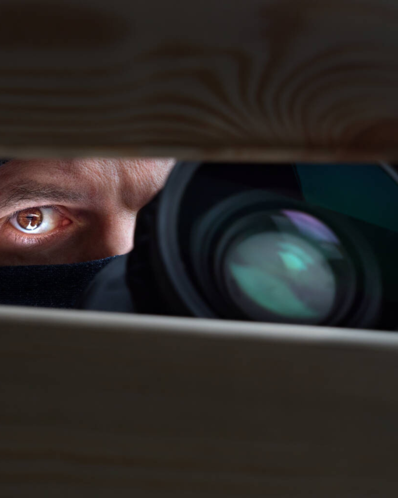 Au-delà du cliché : une immersion dans le véritable monde des détectives privés au service des entreprises