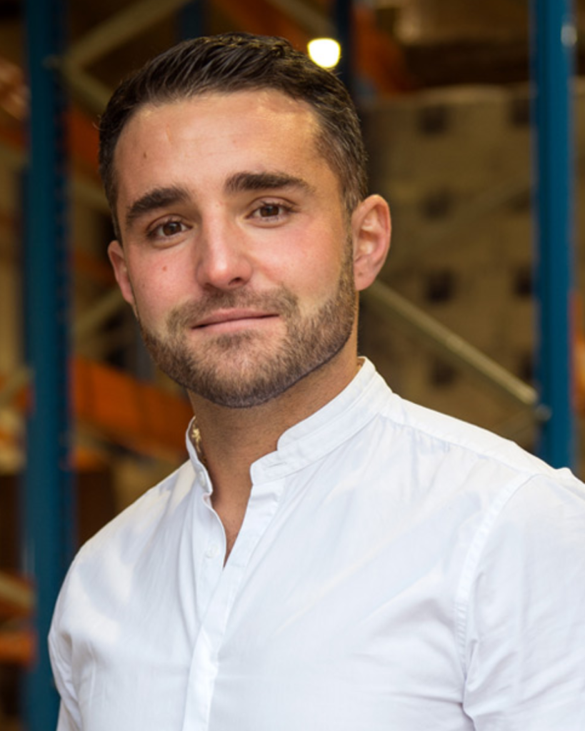 De Pizzaiolo à Multimillionnaire : L’incroyable success story du fondateur de Pizza Cosy
